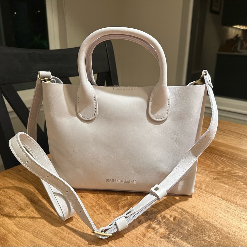Portland Leather Beluga Crossbody Large Snap Raindrop